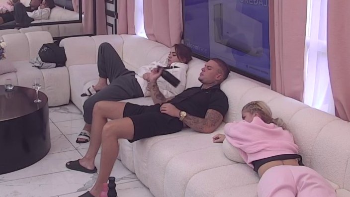 Problemi u raju: Leon i Jovana već pronašli razlog za svađu, ona traži raskid! (VIDEO)