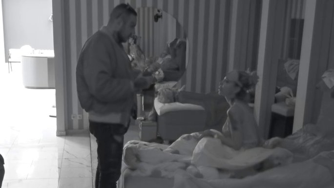 Puklo na dva fronta! Aneli ostala bez oba Filipa, zaurlala na Cara pred punim Odabranima: Šta hoćeš ti sada?! (VIDEO)