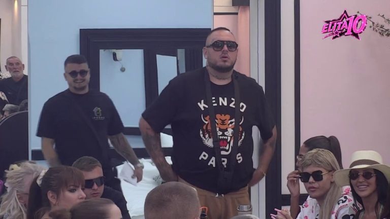On je devojke s kojima je bio predstavljao drugaricama: Mića ubacio Cara u mašinu, sitaucija se zahuktala u Beloj kući! (VIDEO)