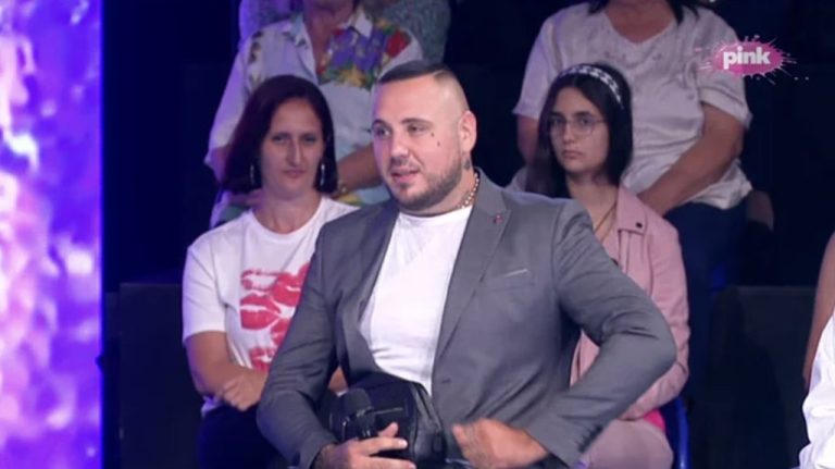 FILIP CAR ISPROZIVAO MAJU: Lagala da sam joj držao pištolj, DEVOJKA JE LUDA NAPOLJU 😂 (VIDEO)