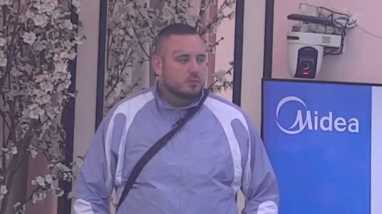 Nikad nisu bili prijatelji kao mi: Car ponovo pecnuo Karića zbog Anđele, stigla žestoka povratna! (VIDEO)