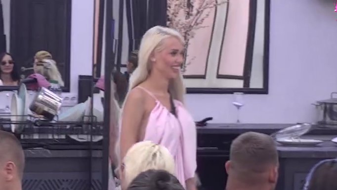 Čak mi ga je i žao: Vanja Prodanović pred svima ponizila Đukića, on morao odmah da reaguje! (VIDEO)