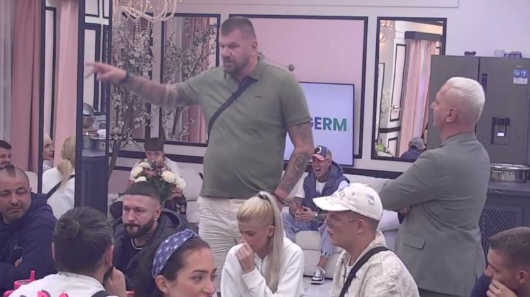 Izgledate kao pokisle gliste! Janjuš osuo žestoke kritike Aneli zbog odnosa sa Đukićem, pa je Car brutalno spustio: Je l’ možeš da staviš u sef…?! (VIDEO)