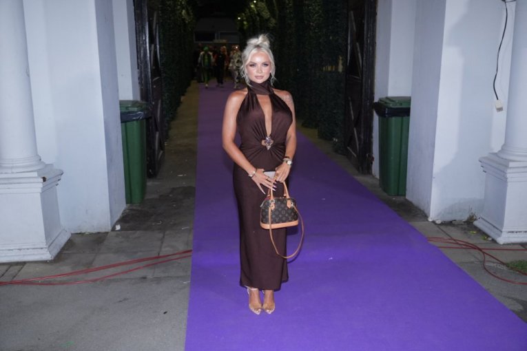 ISPLIVALE TAJNE PORUKE STEFANA KARIĆA! Anja Todorović u emisiji uživo otkrila ŠTA JOJ JE PISAO, hteo da joj ostvari SVE SNOVE!