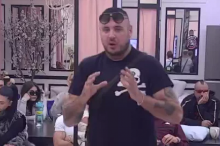 LOŠE VESTI ZA FILIPA CARA U SPOLJNOM SVETU: Njegova drugarica BESNA kao ris, priredio im NAJVEĆU SRAMOTU!