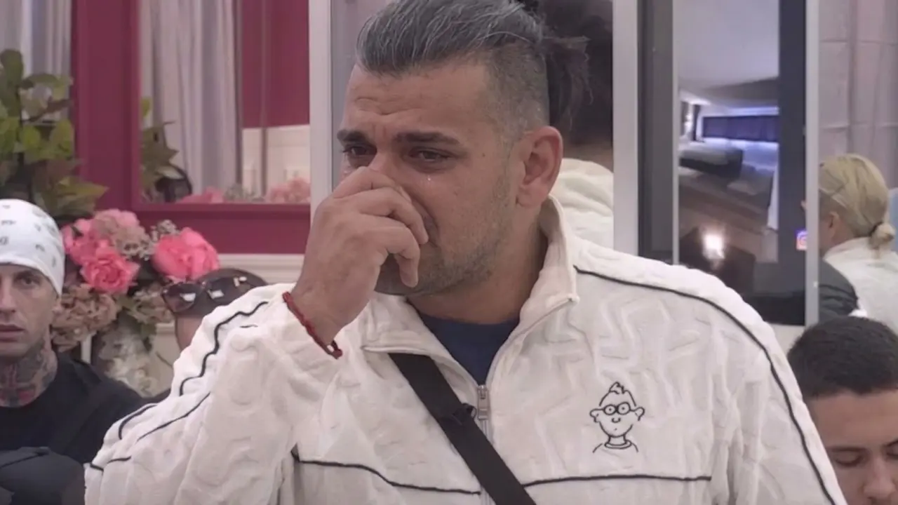 Bora Santana u suzama