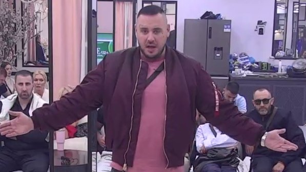 Kada joj je loše, ja sam oslonac, DEBIL! Car misli da Anđela priča nebuloze, nazvao je LOŠIM ČOVEKOM, pa priznao: Jako je jadno i… (VIDEO)