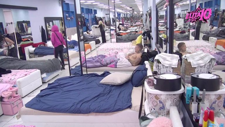 NA NOGE LAGANE! Veliki šef probudio učesnike, evo ko je jutros bio NAJRASPOLOŽENIJI (VIDEO)