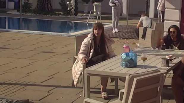 REMETE NJEN MIR! Miljana pobesnela jer od njih dvojice ne može da pije jutarnju kafu u tišini (VIDEO)