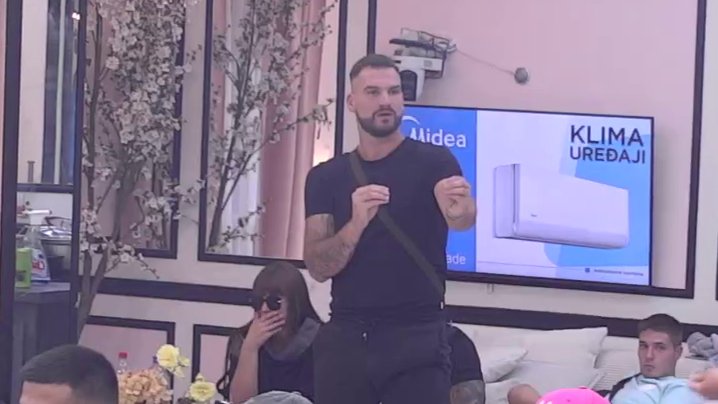 Bila je golišava, on je krišom snimao! Osmakčić konačno otkrio koji kec u rukavu Car drži protiv Glorije (VIDEO)