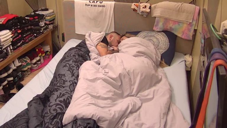 Sve pršti od ljubavi: Filip Car i Aneli se zavukli pod jorgan, uživaju u svoja četiri zida! (VIDEO)