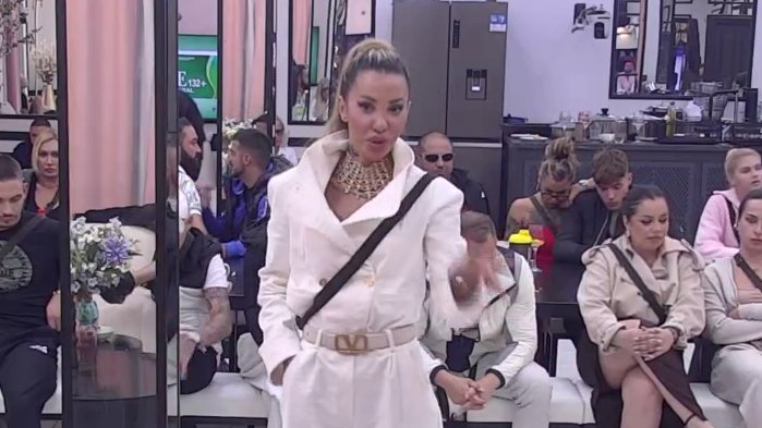 Izgorela od ljubomore: Aneli pobesnela zbog pogleda Cara i Anđela, razvezala jezik i sve otkrila! (VIDEO)