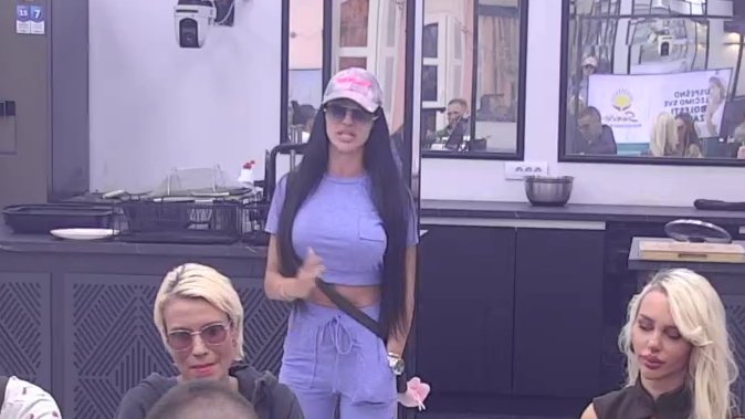 Trese se sve! Poršelina iznela šok tvrdnje: Zvala si me na splav sa osam muškaraca! Miljana i Marko ratuju do istrebljenja (VIDEO)