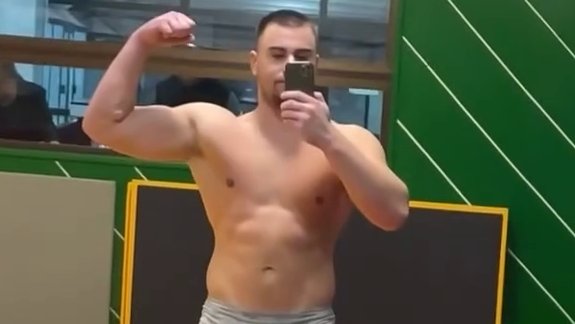 Procvetao posle raskida! Viktor Gagić objavio vreli snimak iz kluba: Puca od mišića (FOTO)