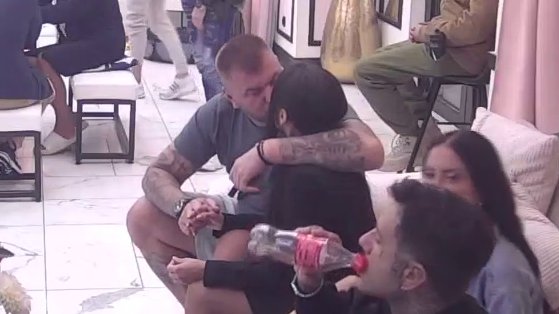 Nešto da nas veže za ceo život: Janjuš otkrio Sandri da želi da budu zauvek povezani, evo šta je poželeo (VIDEO)