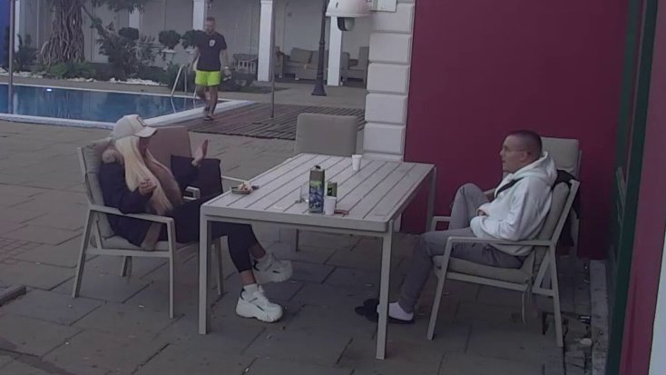 ONA VOLI DA BUDE ŽRTVA: Glorija i Dača udruženi protiv Aneli, sumnjaju da sve radi za KADAR (VIDEO)