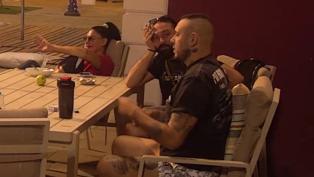 Pažljivo ga slušaju! Car otkrio da ga je majka IZBACILA IZ KUĆE pre godinu dana! (VIDEO)