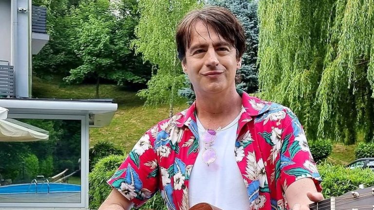 BORIS NOVKOVIĆ SE RAZVEO ČETVRTI PUT! Oženio 25 GODINA MLAĐU STUDENTKINJU, pa sve puklo, javno se obratio: Svi koji ste predviđali neslavan kraj…