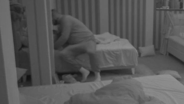 Goriš kad te dodirnem: Car ne može da prestane da ljubi Aneli, ona pravi lažnu uzbunu! (VIDEO)