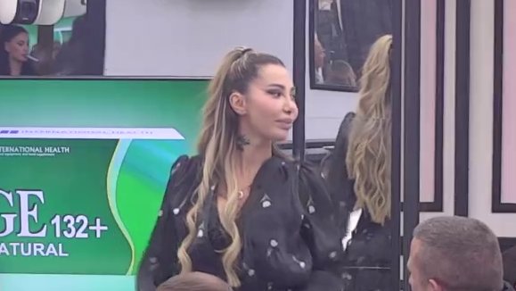 Popio pedalu: Aneli pukao film zbog Anđele i šutnula Cara, on pobesneo! (VIDEO)