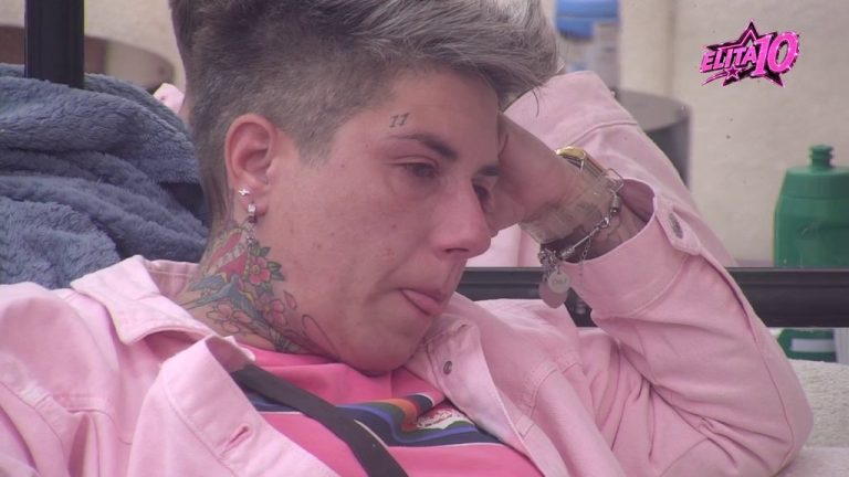 Rasula se na komade: Matora završila u suzama zbog Karićeve izdaje i dopisivanja sa Anitom, sve veće sumnje da nije prebolela bivšu ženu! (VIDEO)