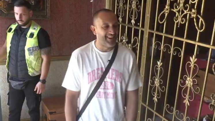 Četristo dinara za Milana Popova: Šopićki otpevao stranu pesmu, pa smislio priču o kašiki i Stoji! (VIDEO)