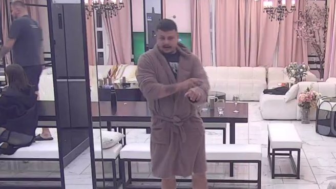 Bukti žestok rat: Terza izneo skandalozne prozivke na Slađin račun, ona sigurna da je iskompleksiran! (VIDEO)