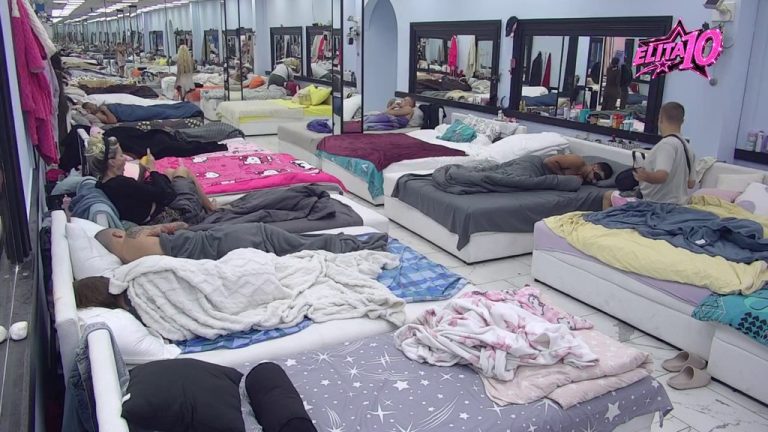Učesnici poskakali! Veliki šef se oglasio, oni odmah morali da urade OVO (VIDEO)
