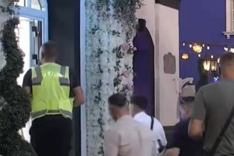 KO JE POSLAO LAŽNO PISMO VELIKOG ŠEFA U “ELITU”?! Stefan Karić DRHTI KAO PRUT, nastao haos!
