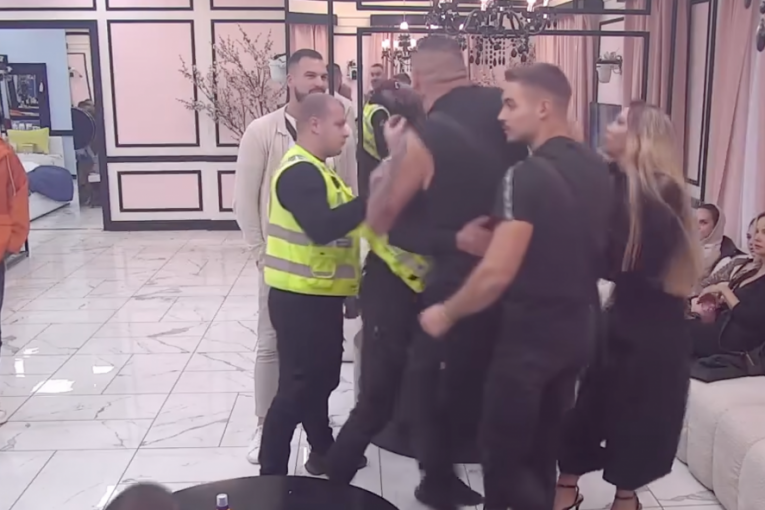 OSMAKČIĆ SPOMENUO CAREVO DETE: Bukti rat u “Eliti 10” – OBEZBEĐENJE NAPRAVILO ŽIVI ZID! (VIDEO)
