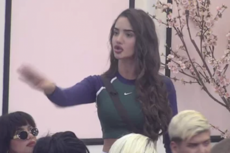 NI CAR NI KARIĆ! Bivša učesnica otkrila s kim povezuju Anđelu Đuričić, progovorila o njenoj prošlosti: OVDE SU SVI SA SVIMA BILI!