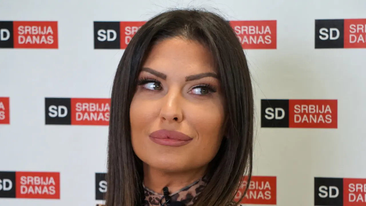 ana-radulovic487-jpg Ana Radulović