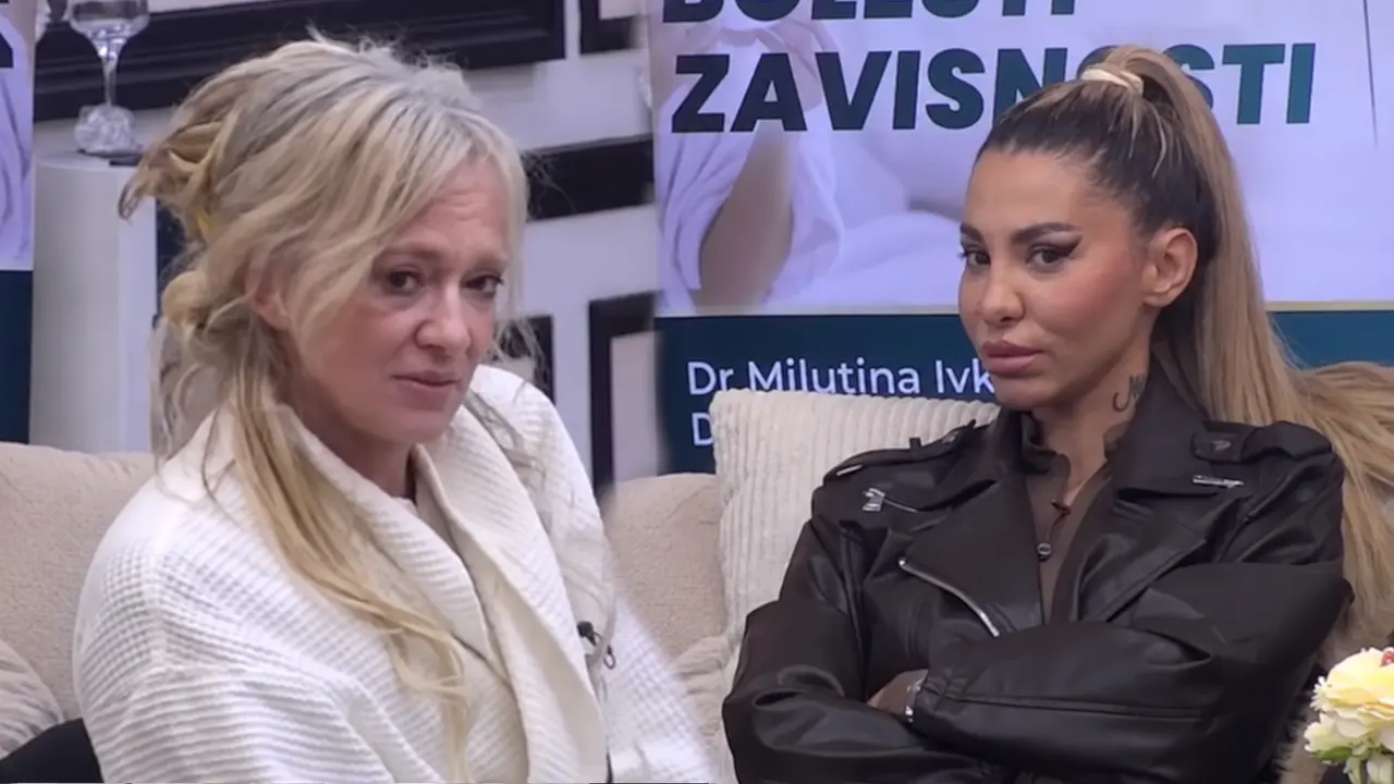 Bebi Dol, Aneli Ahmić Bebi Dol, Aneli Ahmić