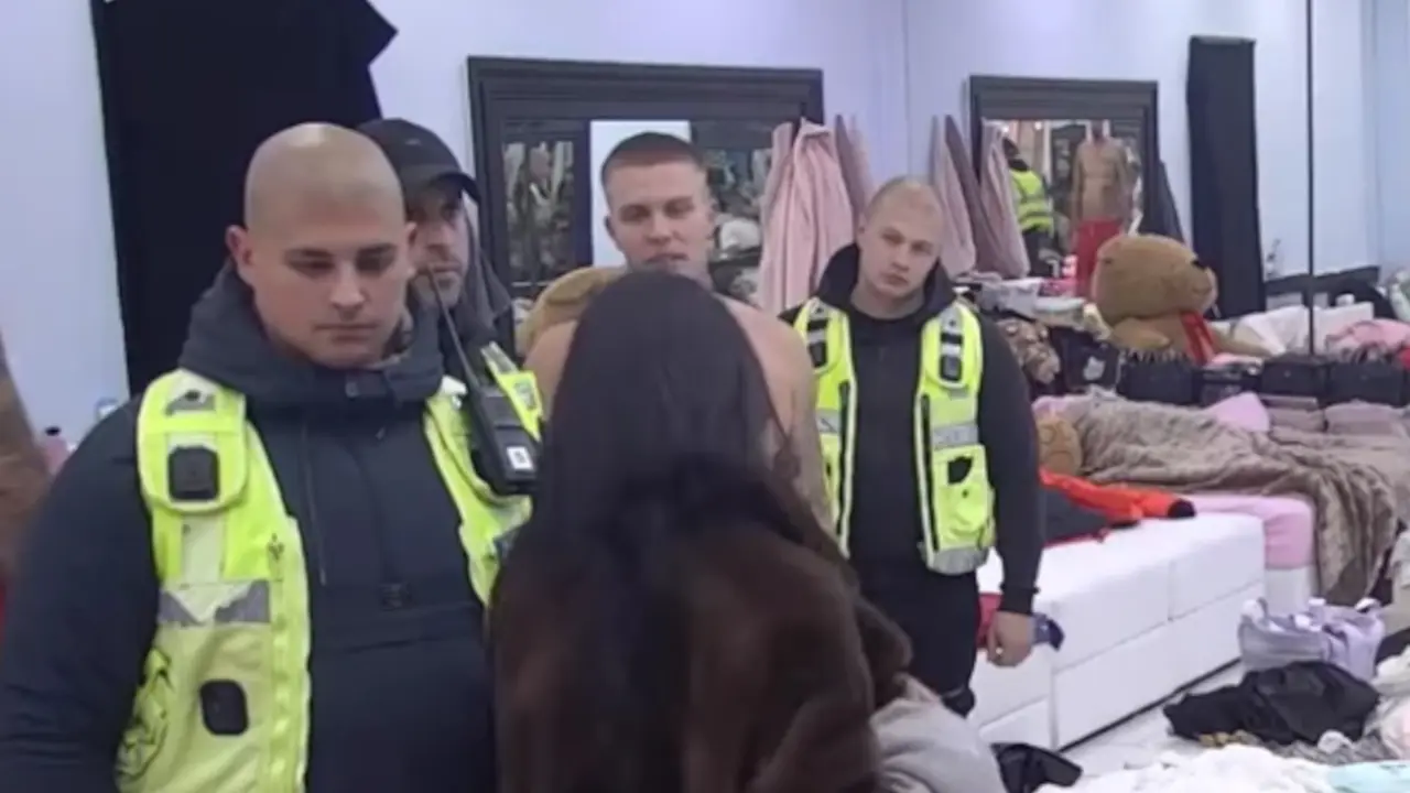 sladja-porselina-jpg Poršelinu opkolilo obezbeđenje